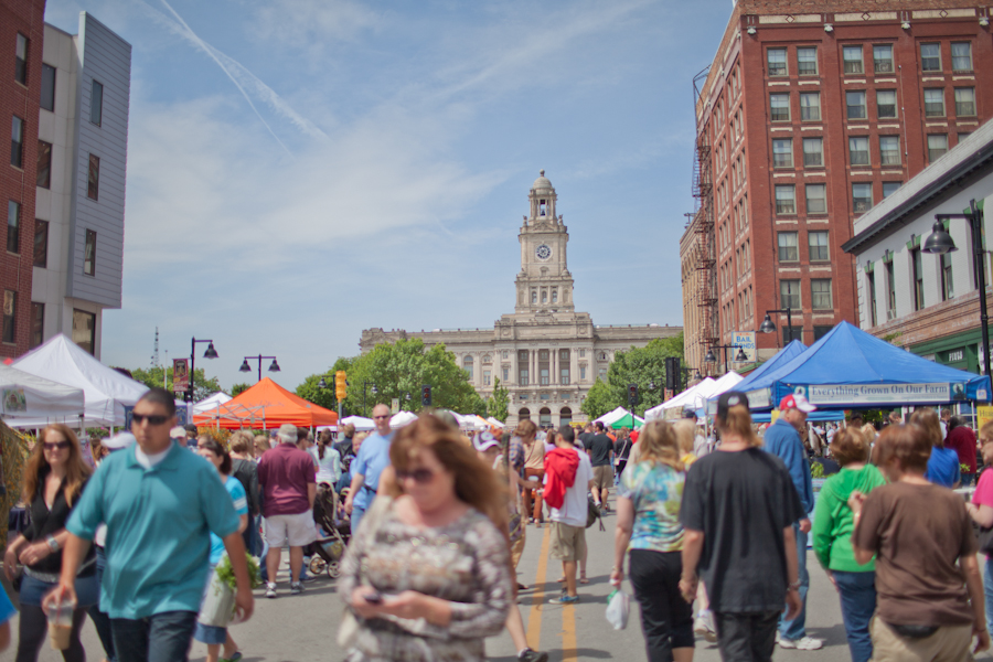 farmers market des moines iowa photos