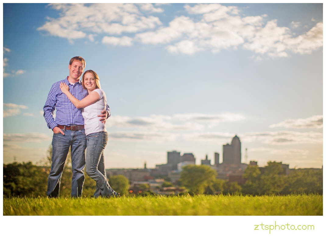 des moines engagement photographer