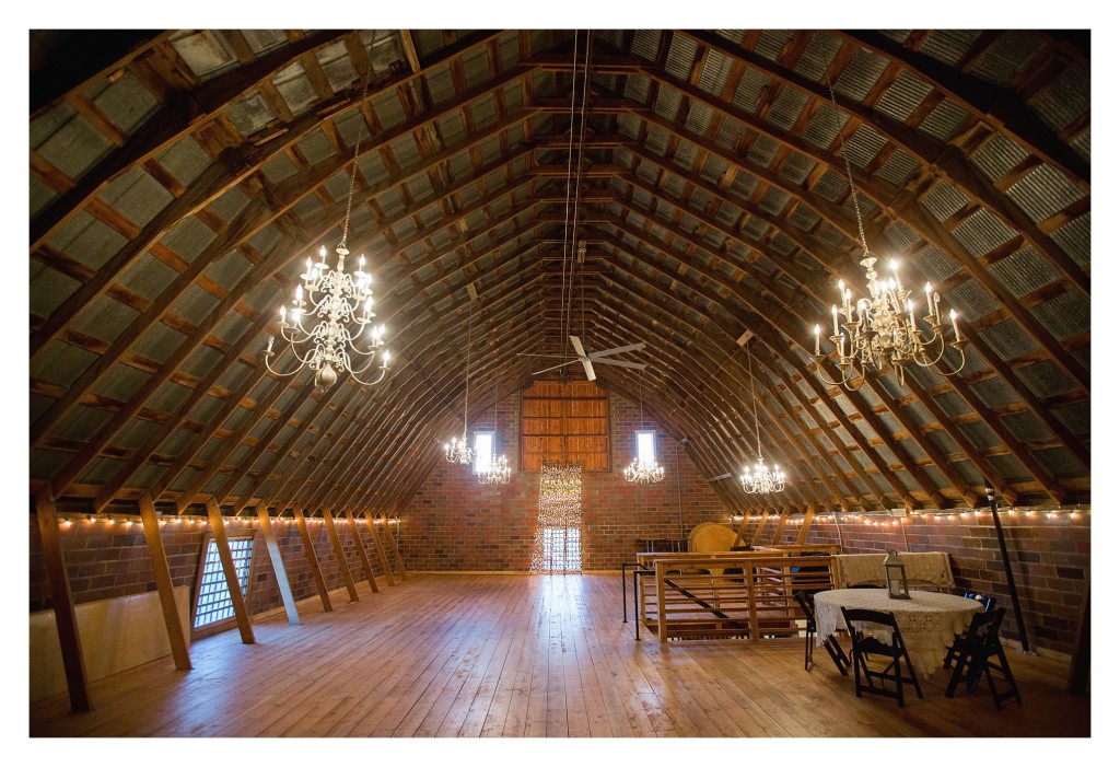 Keller Brick Barn Rustic Barn Wedding  Venue  Des Moines 