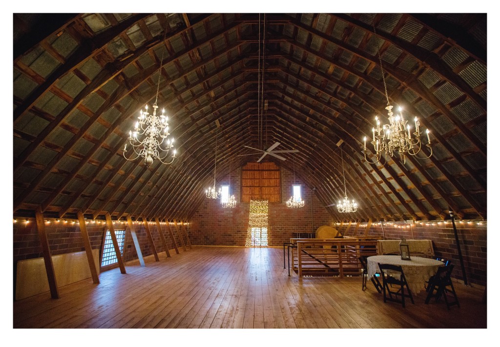 des moines rustic barn wedding venue