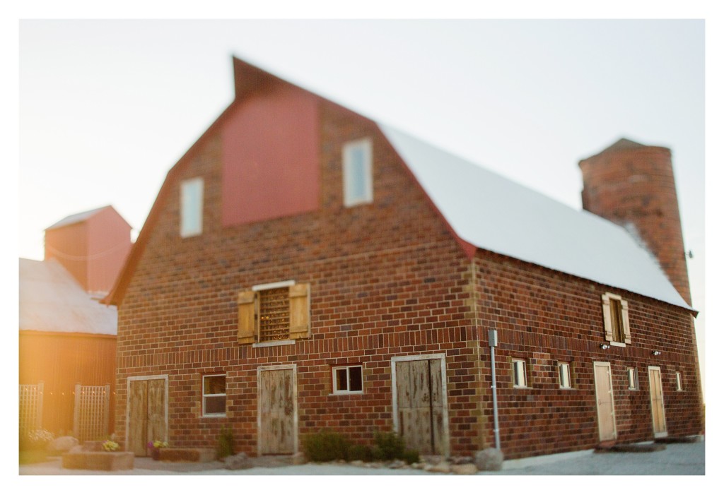 des moines rustic barn wedding venue