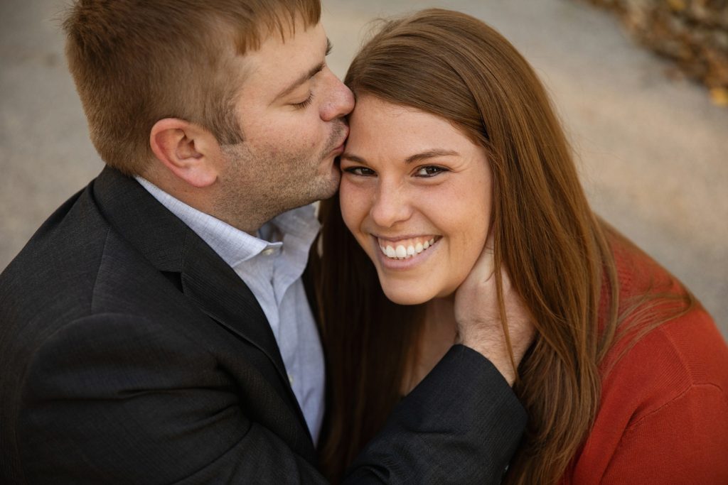 des moines engagement photographer