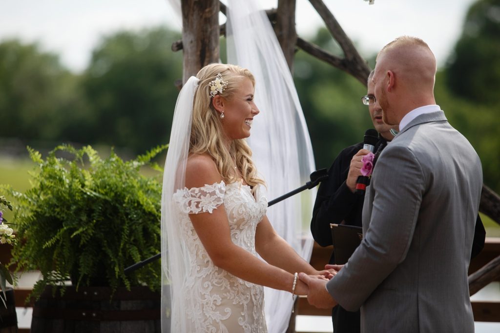 sunset ridge barn des moines iowa wedding by zts photo