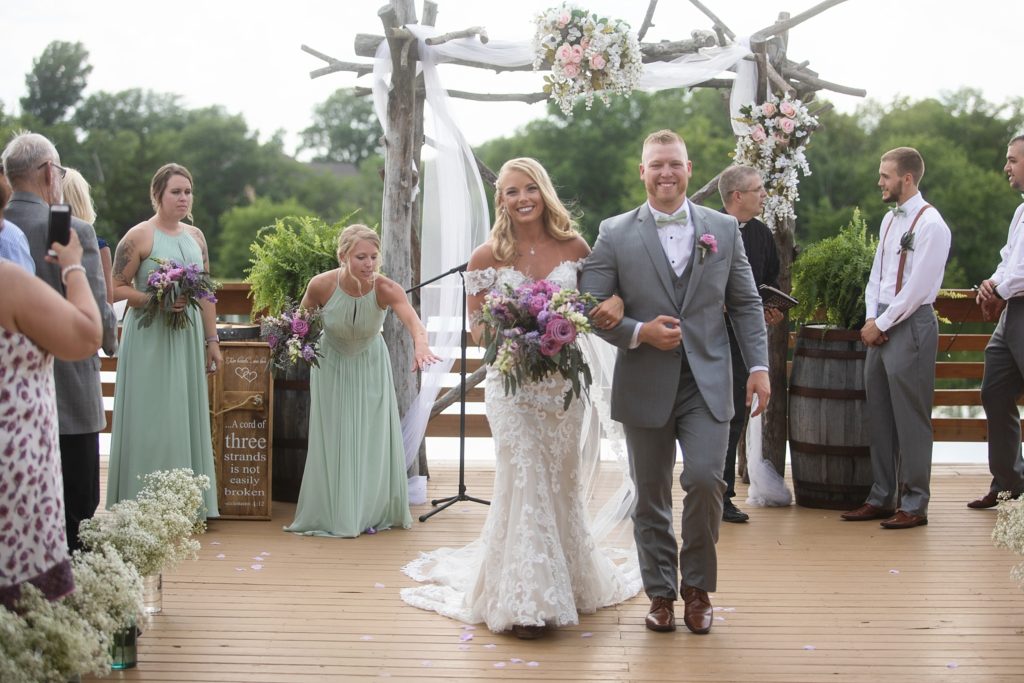 sunset ridge barn des moines iowa wedding by zts photo