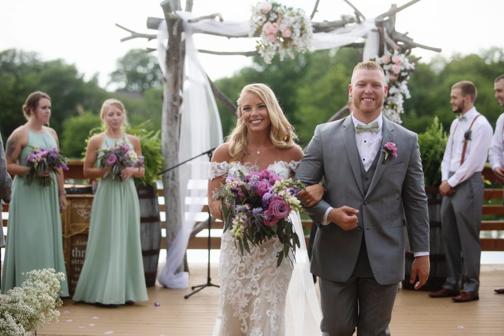 sunset ridge barn des moines iowa wedding by zts photo