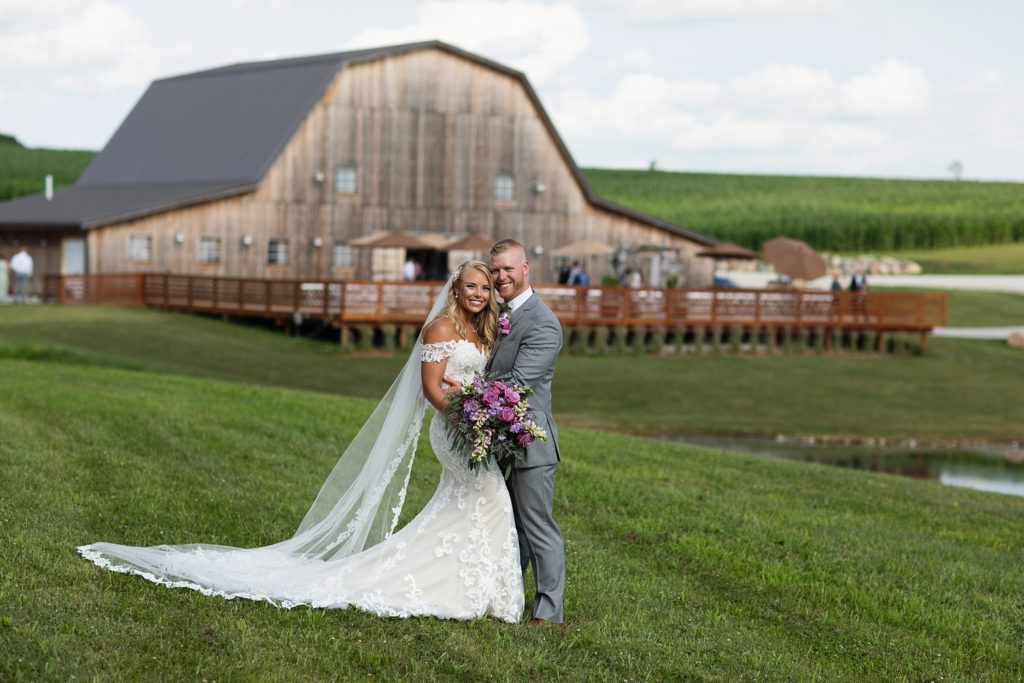 sunset ridge barn des moines iowa wedding by zts photo