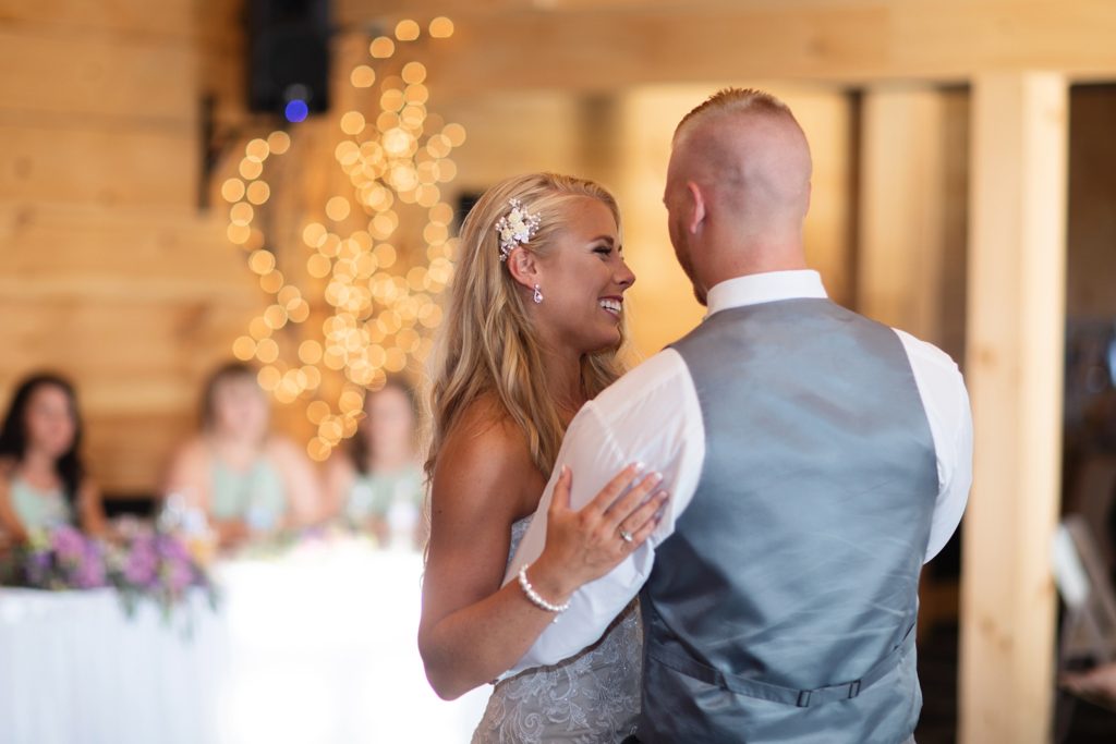 sunset ridge barn des moines iowa wedding by zts photo