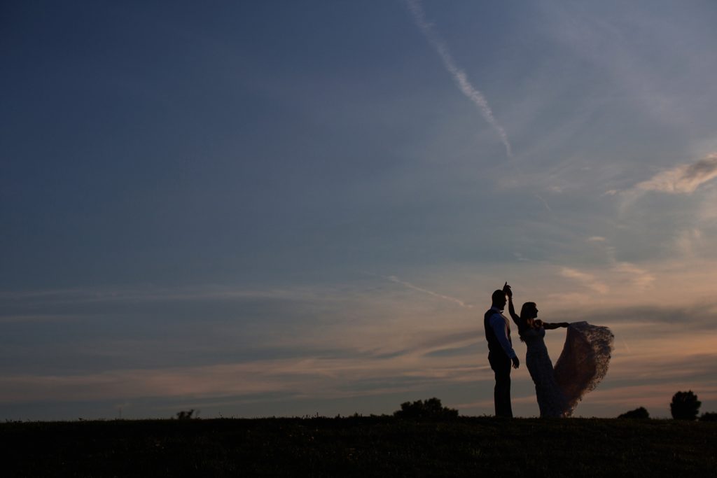 sunset ridge barn des moines iowa wedding by zts photo