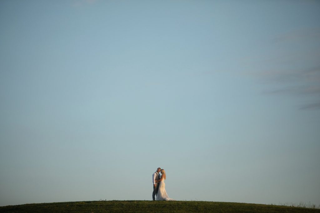 sunset ridge barn des moines iowa wedding by zts photo