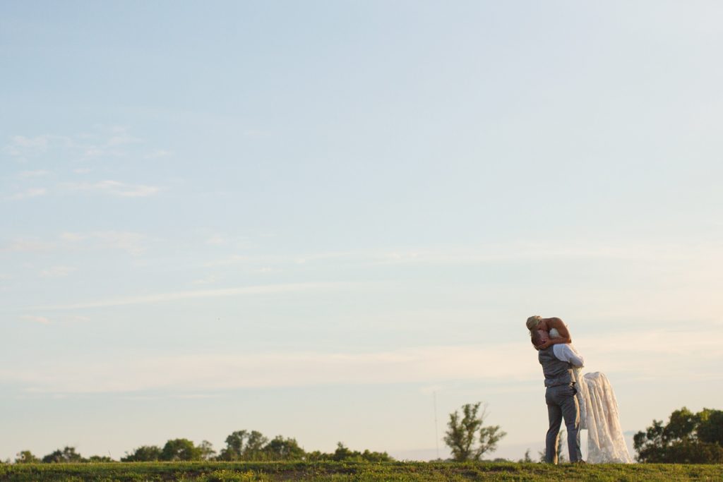 sunset ridge barn des moines iowa wedding by zts photo