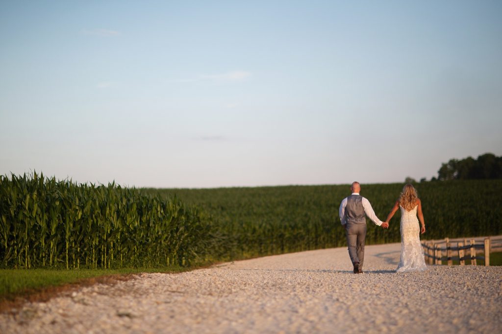 sunset ridge barn des moines iowa wedding by zts photo