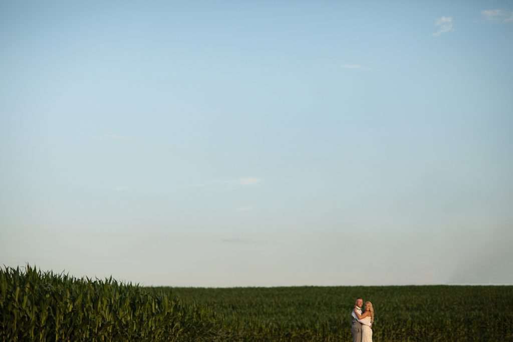 sunset ridge barn des moines iowa wedding by zts photo