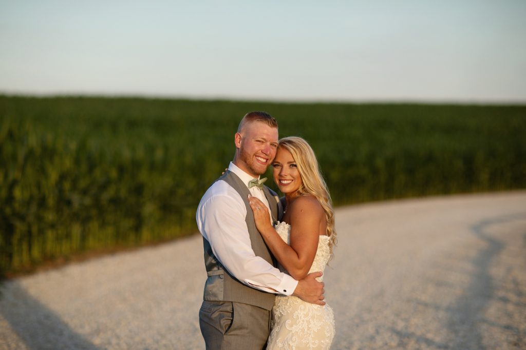 sunset ridge barn des moines iowa wedding by zts photo