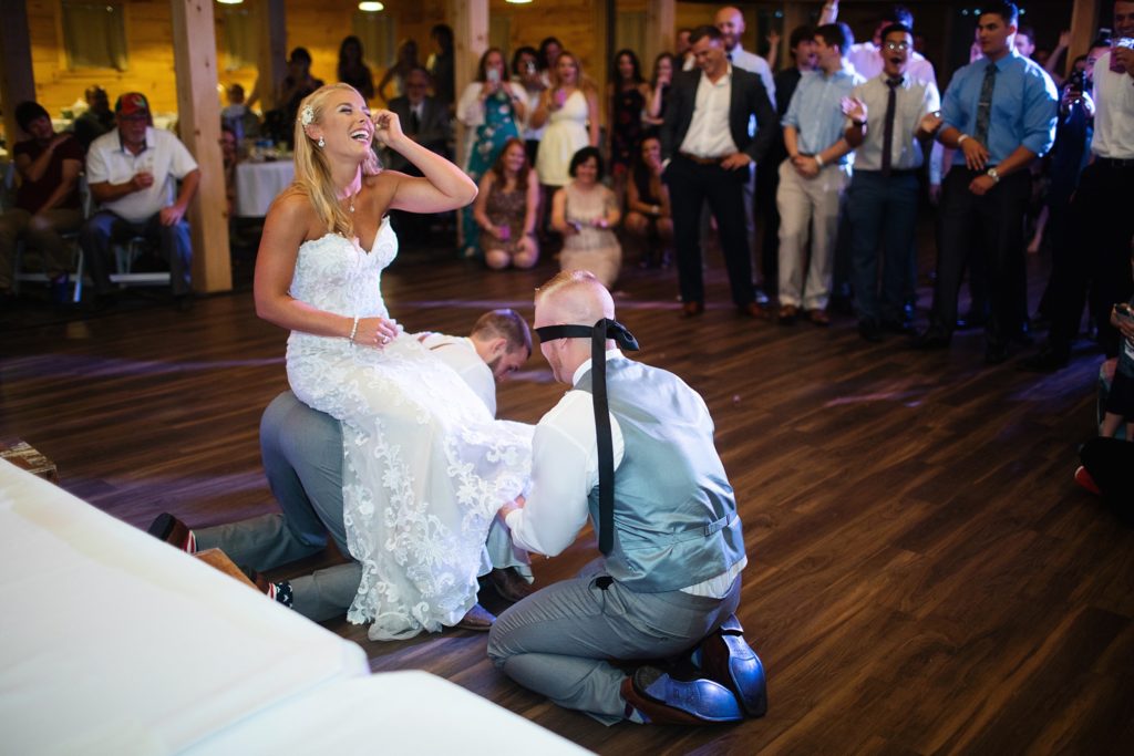 sunset ridge barn des moines iowa wedding by zts photo