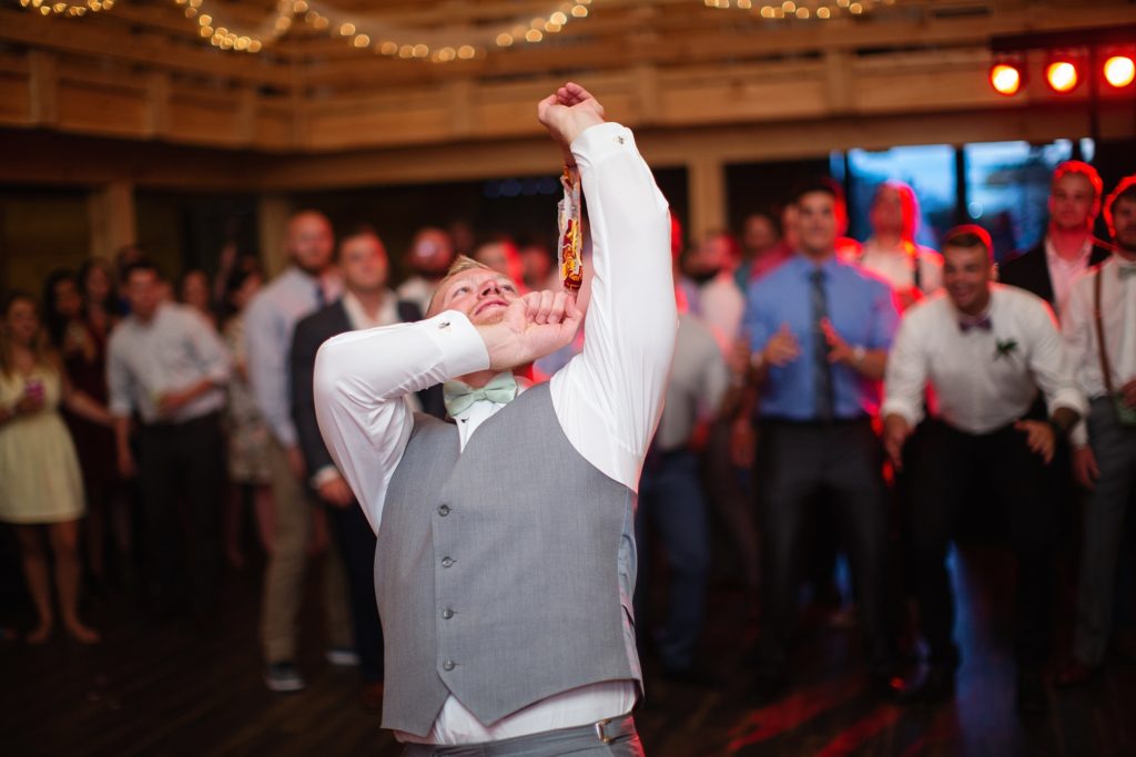 sunset ridge barn des moines iowa wedding by zts photo