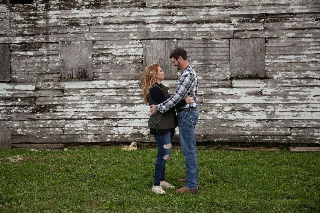 Des Moines, Iowa Engagement Photographer ZTS Photo Farm Engagement